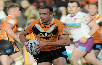 Lynch signs contract extension with Castleford