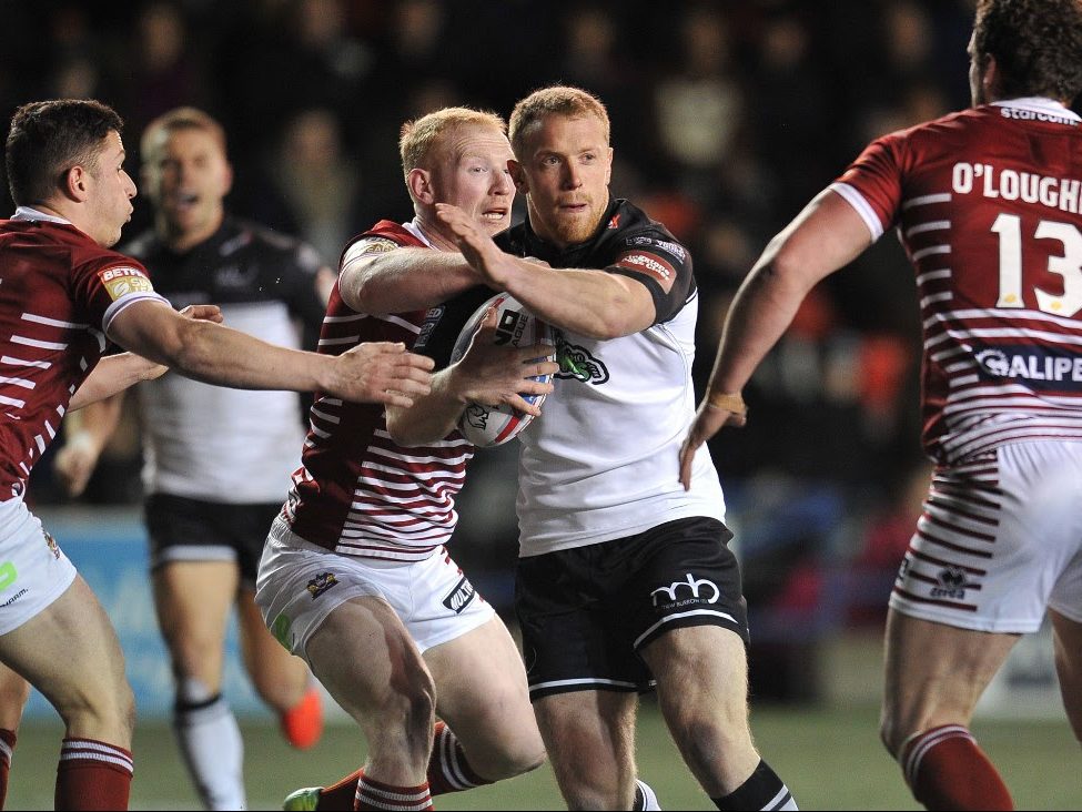 Tom Olbison signs new Widnes deal